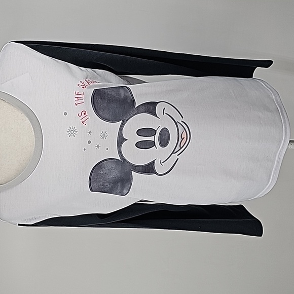 Disney 'Tis The Season' Mickey Mouse Pajama Lounging Set - Picture 7 of 11